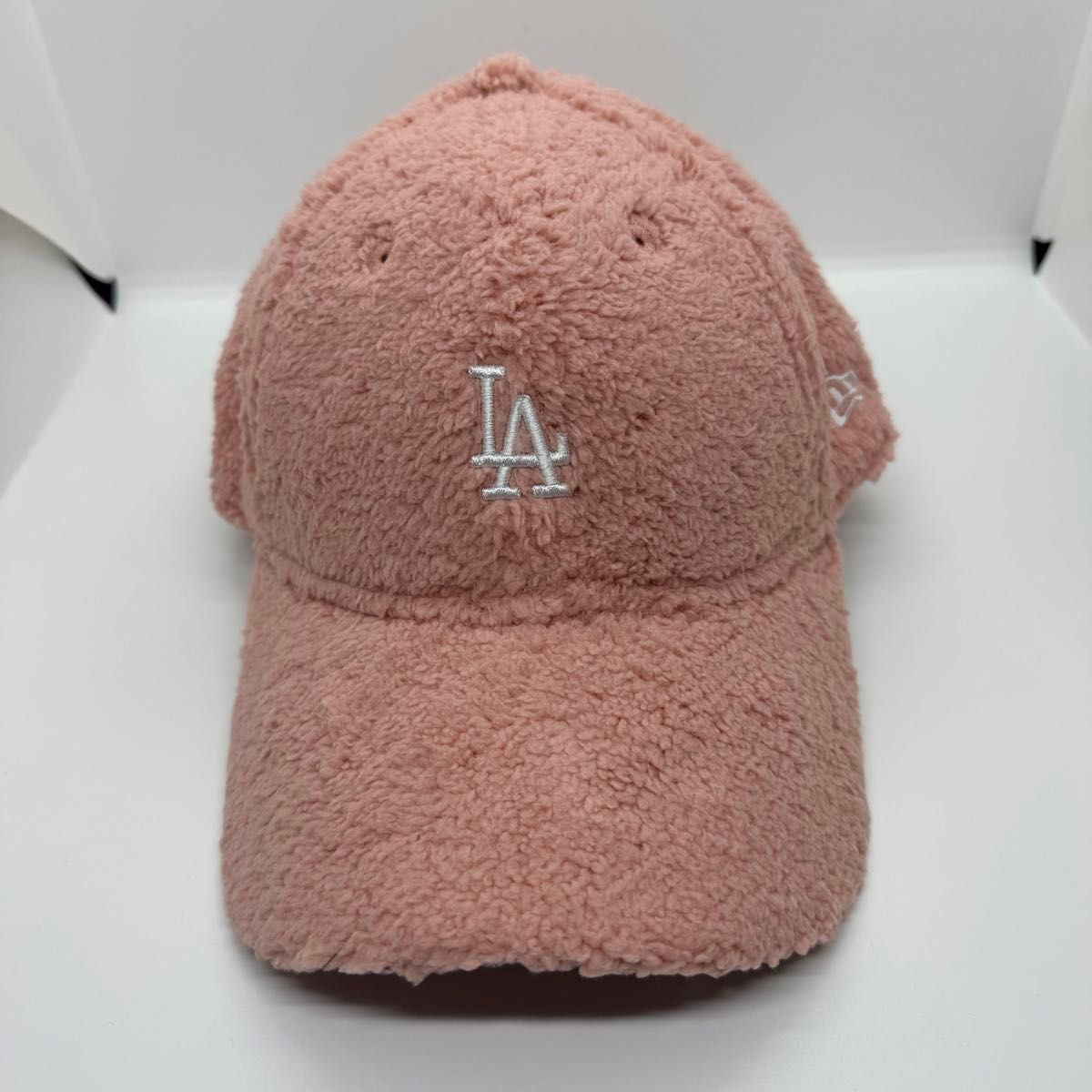 a95 ニューエラ  LAロサンゼルスドジャース　ボア　ピンク　テディミニロゴ　モコモコ　ホワイト 9FORTY キャップ 帽子