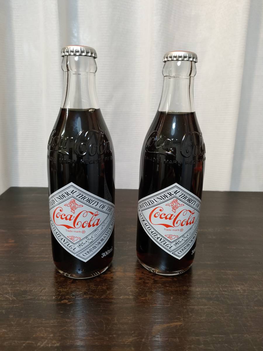 コカ・コーラ　　2000年記念ボトル　　2本_画像1