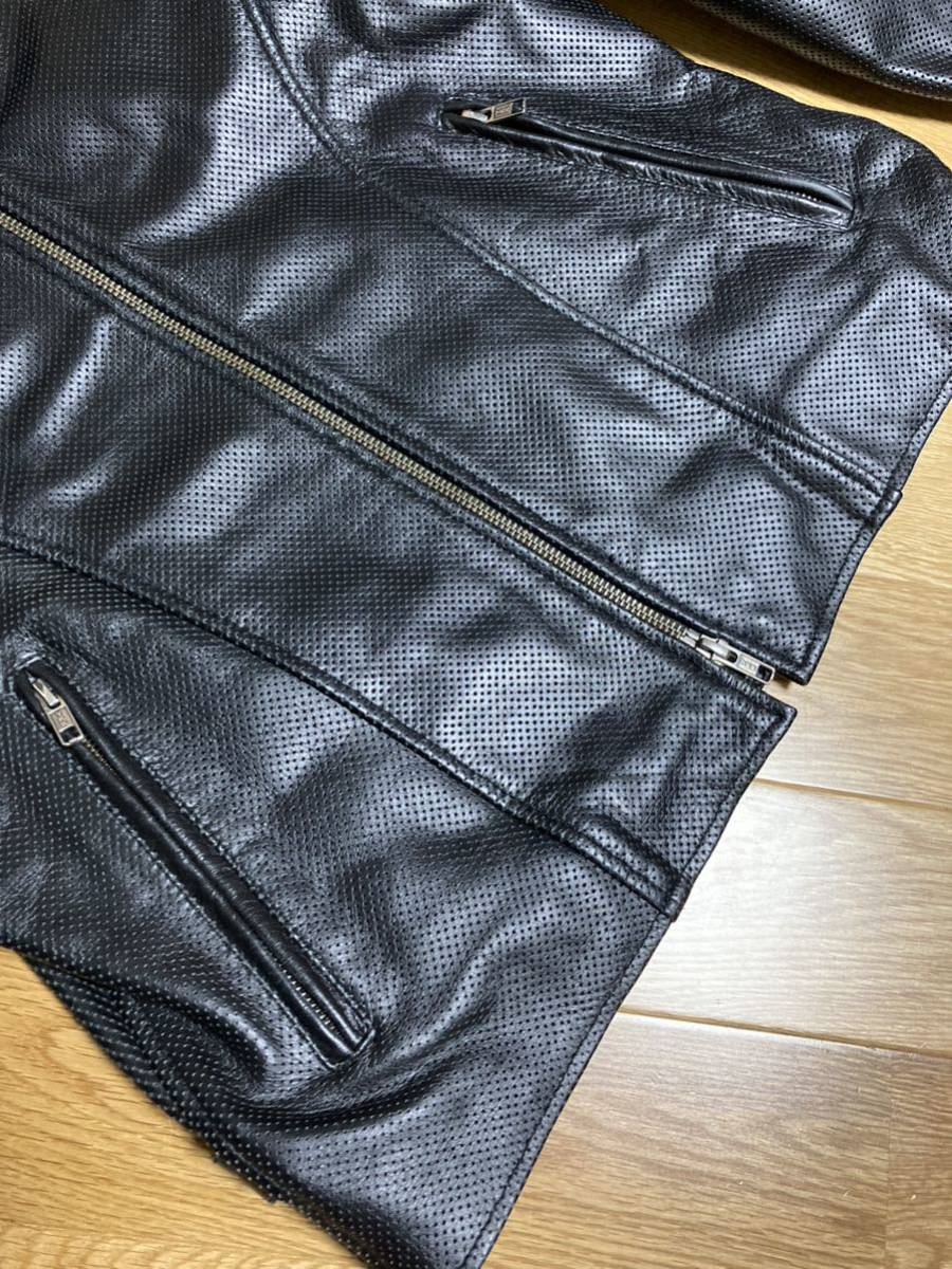 美品☆[Liugoo Leathers] パッド入り パンチングレザージャケット シングルライダース L 牛革 裏地メッシュ ブラック リューグーレザーの画像6