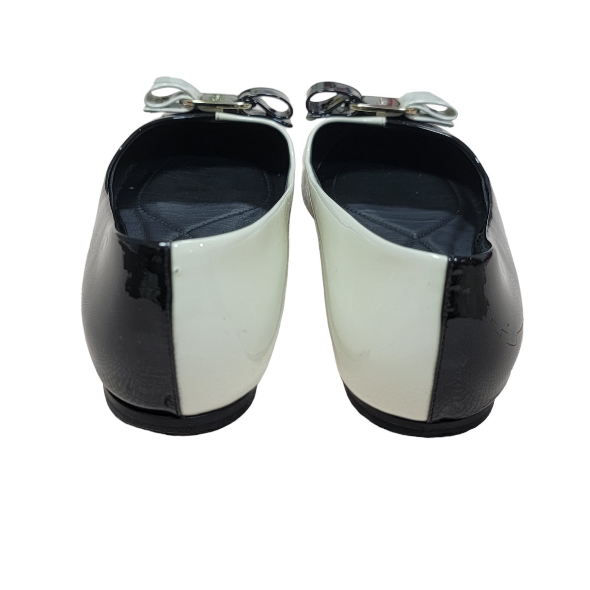 Ferragamo フラットシューズ ホワイト/ブラック Ferragamo フラットシューズ ホワイト/ブラック変色?あり