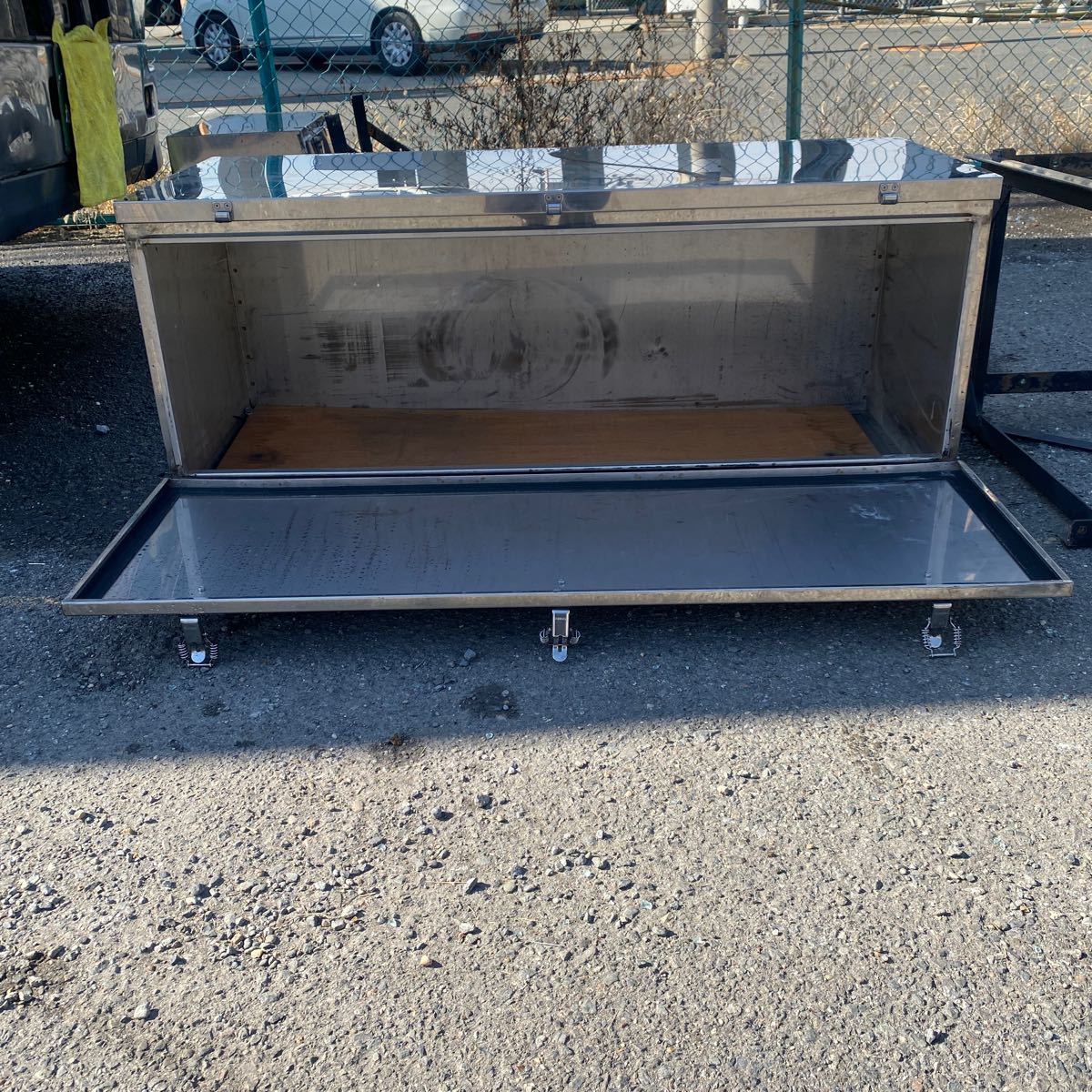 * large for truck / truck parts / stainless steel tool BOX/ tool box / doesn't rust. stainless steel / length 50.× width 120.× width 50.