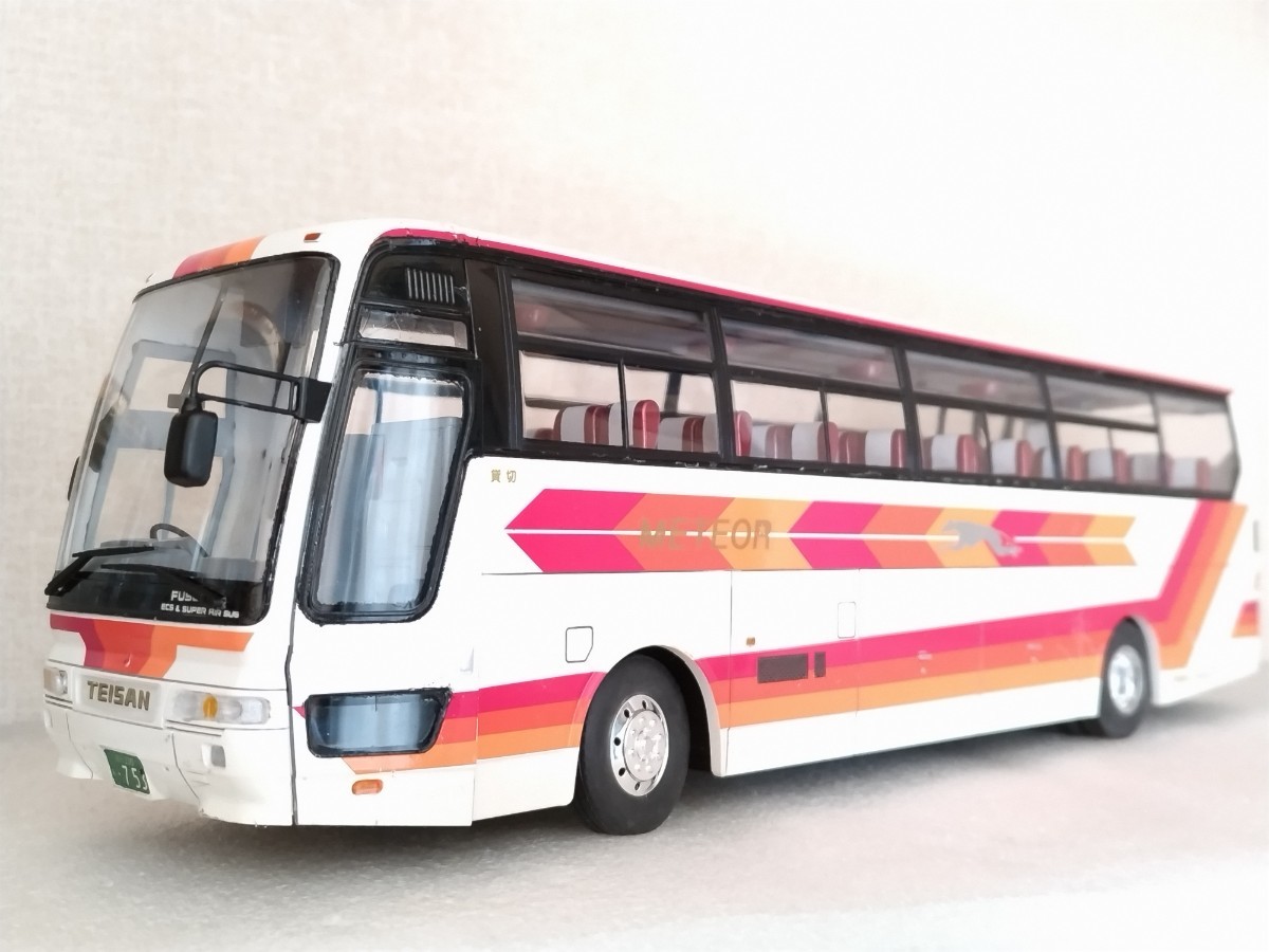 アオシマ模型 1/32帝産観光バス(三菱ふそうエアロクイーンⅠ) 素人組立品_画像1