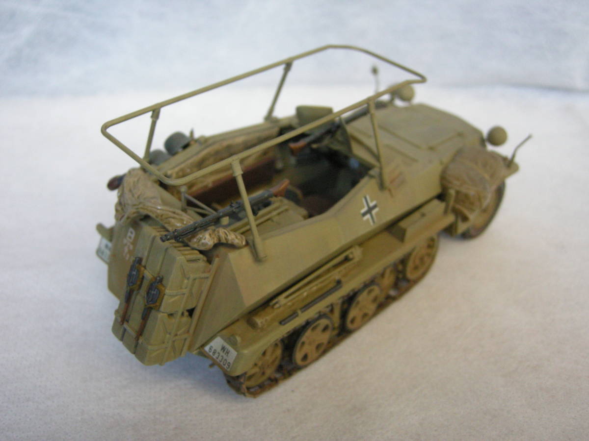 【プラモデル 完成品 1/35　WWⅡ　ドイツ軍　sd.kfz.250/3　無線指揮車　グライフ】_画像6