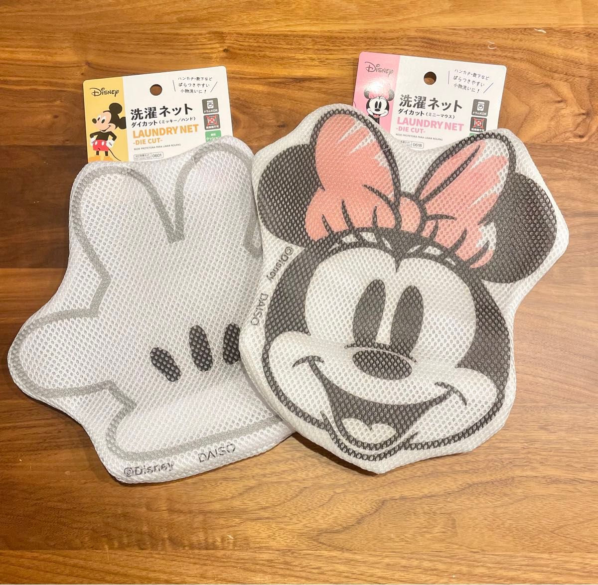 ディズニー　洗濯ネット　ミニーマウス&ミッキーハンド　ダイカット　ランドリーネット　小物用