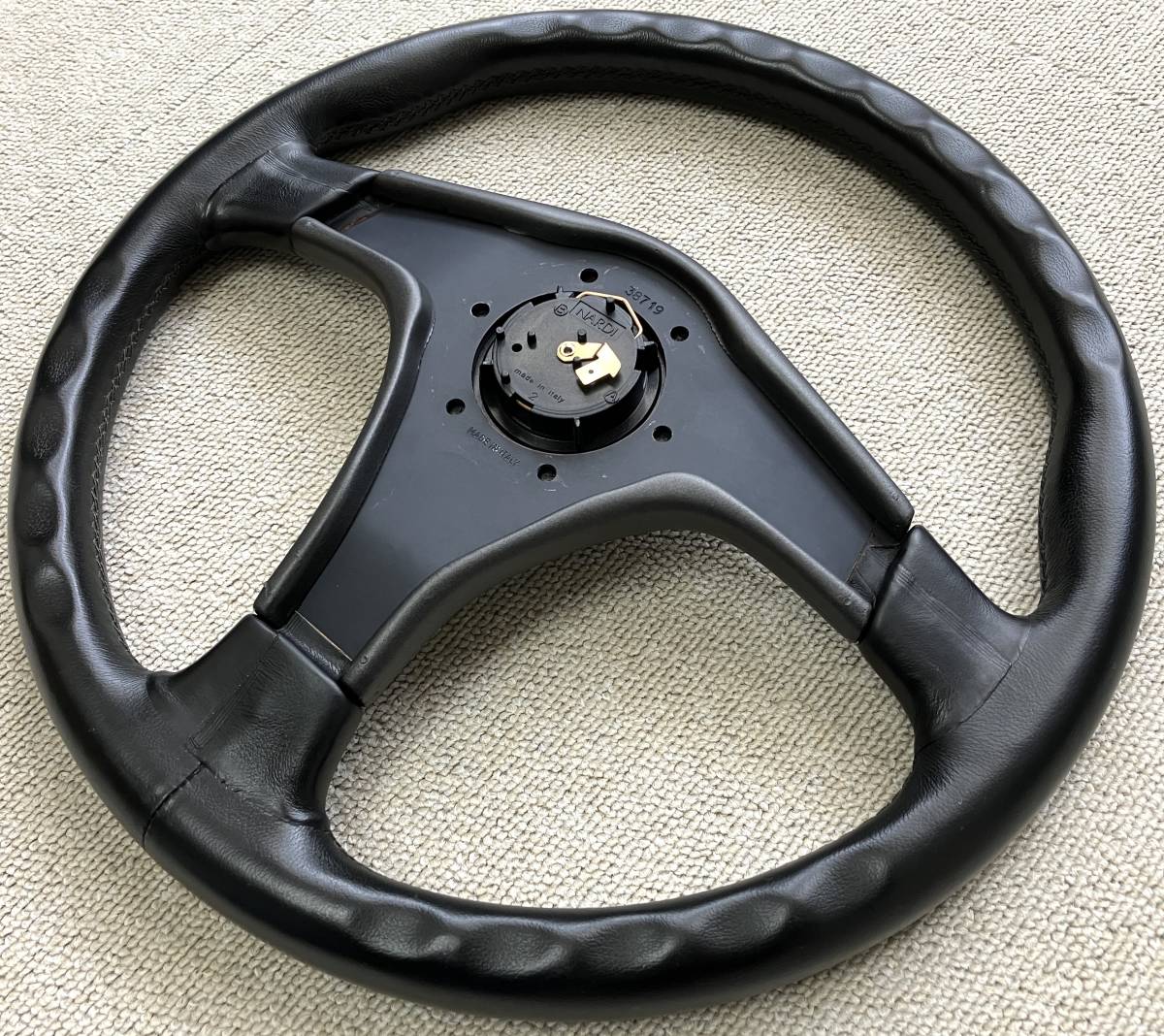 【美品】NARDI ナルディ ガラ3 ステアリング 365mm TRD ホーンボタン/トヨタ/AE86/SW20/JZX100/土屋圭市/ドリキン/TOM‘S/トムズ/MOMO/モモ_画像7