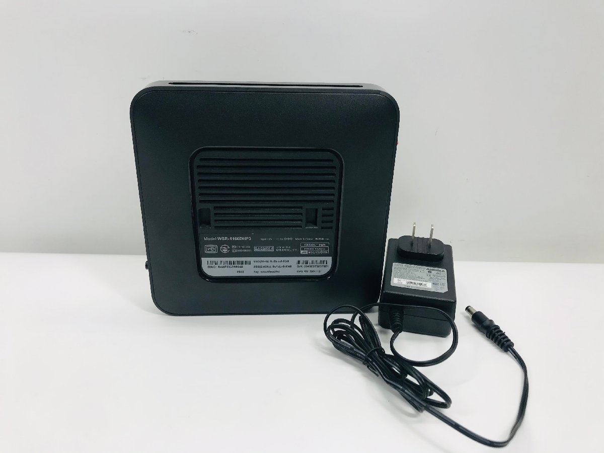 中古動作品　BUFFALO /バッファロー 無線LANルーター WSR-1166DHP3(スタンドなし)_画像1