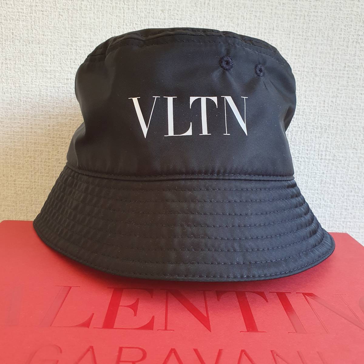 【新品・未使用】VALENTINO GARAVANI VLTN バケットハット　ブラック　3Y2HGA11WWQ　サイズ59