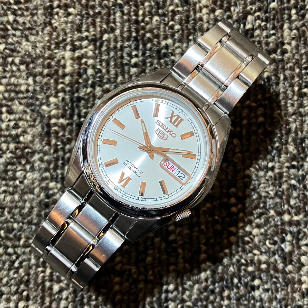 SEIKO セイコー 5 ローマ数字 シルバー文字盤 自動巻き 中古品 SEIKO セイコー 5 ローマ数字 シルバー文字盤 自動巻き 中古品