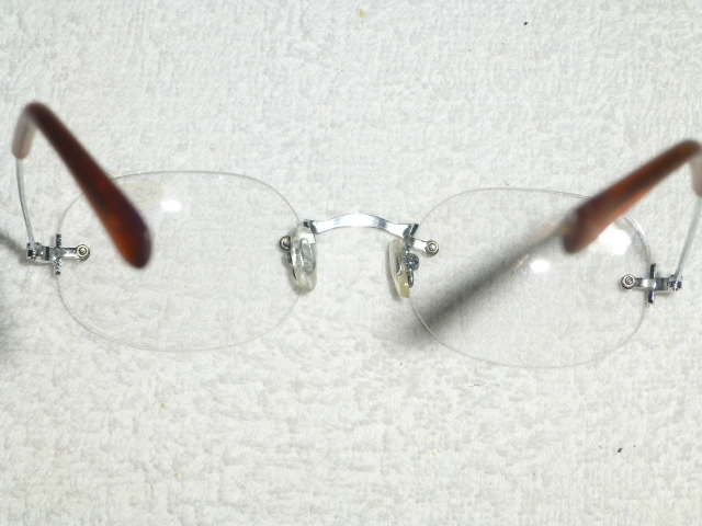老眼鏡 +2.00 フチ無し → 視界範囲大 軽量 かけても雰囲気が変わりにくい メガネが似合わない方にも最適 スマートな 丸メガネ RR648の画像6