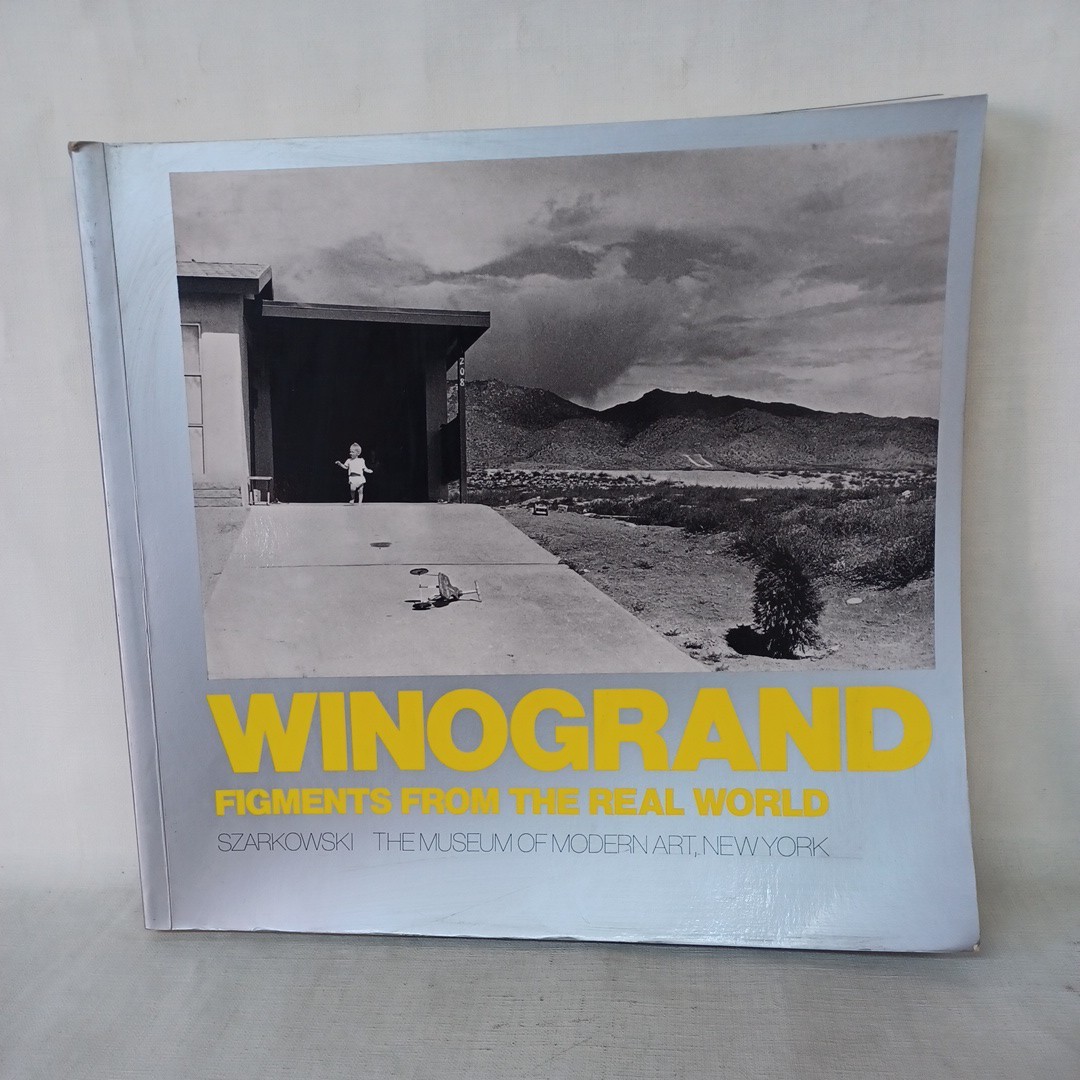 「Garry Winogrand: Figments from The Real World」ギャリー・ウィノグランド. ジョン・シャーカフスキー 著. ニューヨーク近代美術館など_画像1