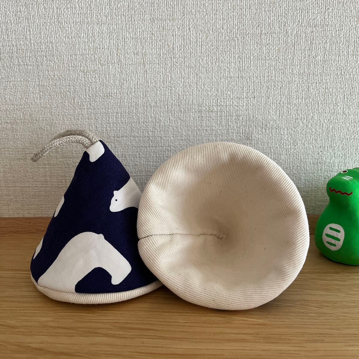 三角鍋つかみ ハンドメイド 【しろくま】