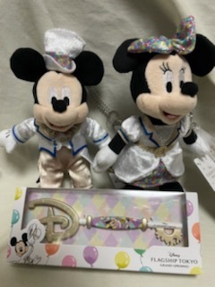 ◎ Disney ディズニー 限定 フラッグシップ東京 コレクタブルキー ミッキー ミニー ぬいぐるみキーチェーン ３個セット ディズニーストア