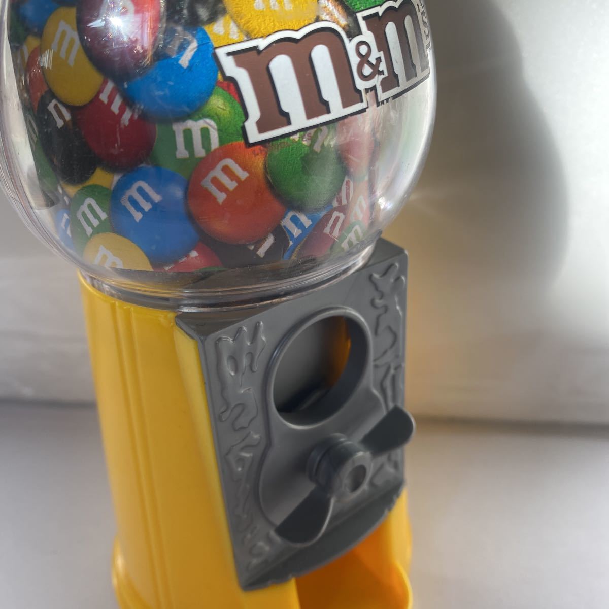 ⑥★★m＆m's★★キャンディーディスペンサー！★エムアンドエムズ★candy dispenser!検索：企業物、ガムボールマシン型、イエロー