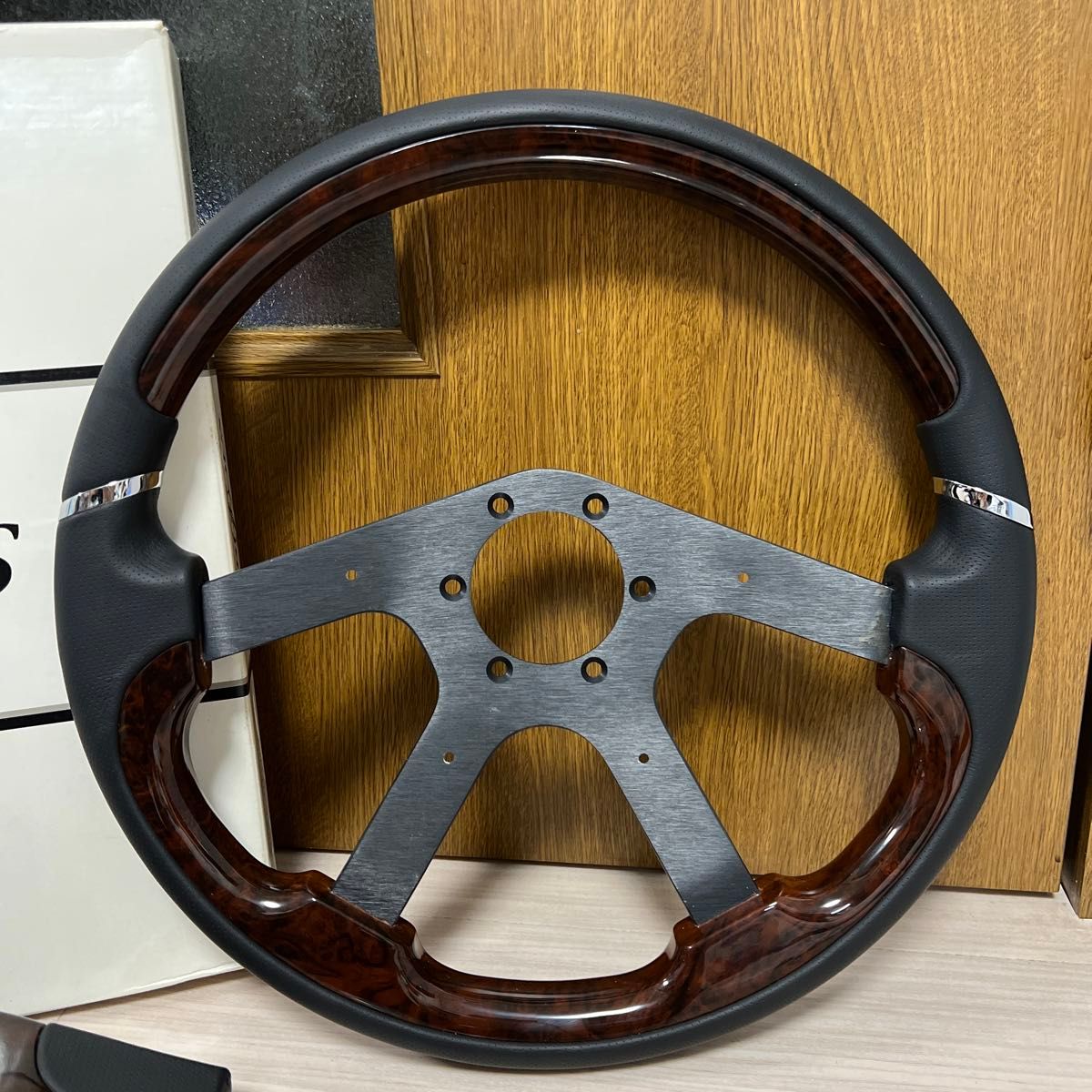 美品 未使用 ファブレス ステアリング FABULOUS ブラック 360mm 美品 未使用 ファブレス ステアリング FABULOUS ブラック 360mm