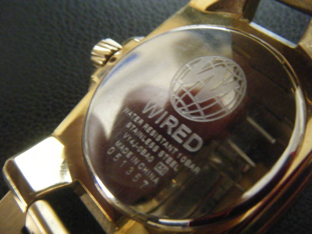 ＳＥＩＫＯ ＷＩＲＥＤ ＳＯＬＡＲ ＧＯＬＤ ６針デイデイト W.R.１０BAR 蓄光黒文字盤 ２次電池正常稼働品_画像9