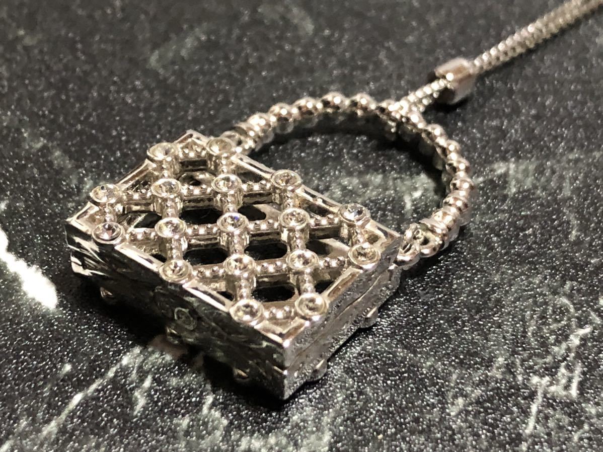 SWAROVSKI スワロフスキー ネックレス バッグ型 ストーン SWAROVSKI スワロフスキー ネックレス バッグ型 ストーン