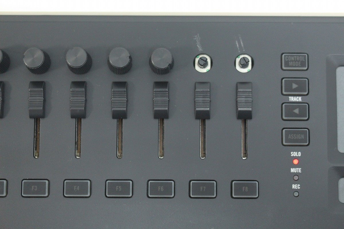 通電確認済 KORG MIDIキーボード taktile-49 49鍵 コルグ タクタイル 動作未確認 現状品 12-D045Z/1/160_画像8