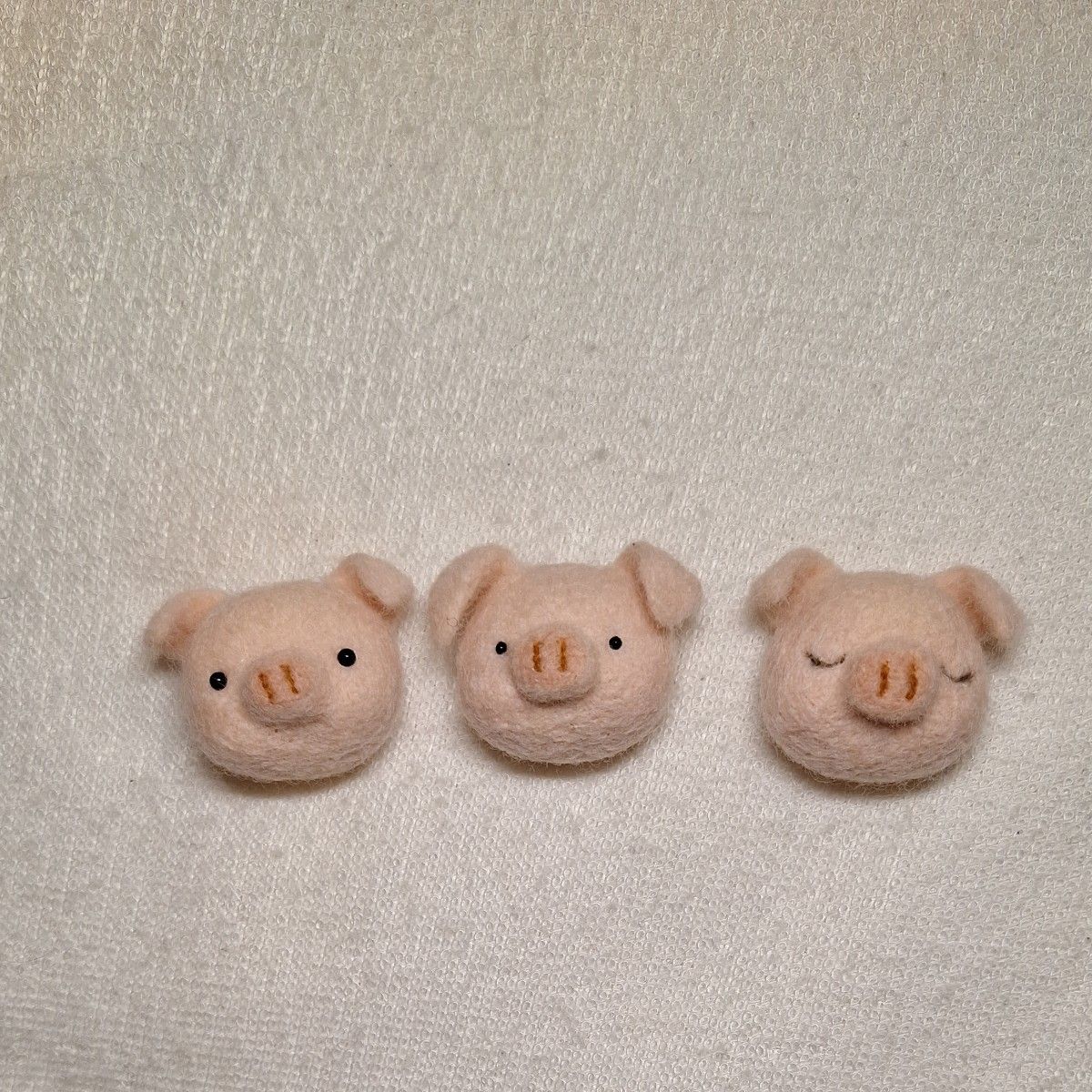 羊毛フェルトパンダ(5個set)+こぶたさん(3個set)