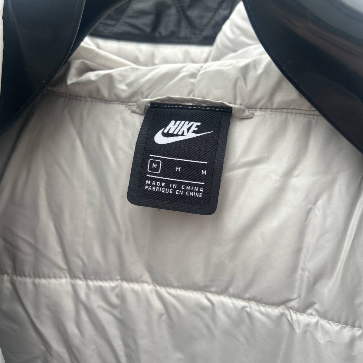 送料込み 美中古 Nike NSW シンセティックフィルパーカー M 送料込み 美中古 Nike NSW シンセティックフィルパーカー M