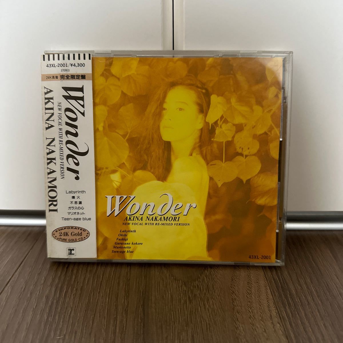 美品稀少初回43XL規格24K帯付GOLDCD!! 中森明菜 Wonder ワンダー 43XL-2001 ゴールドCD 完全限定盤 昭和アイドル 税表記なし_画像1