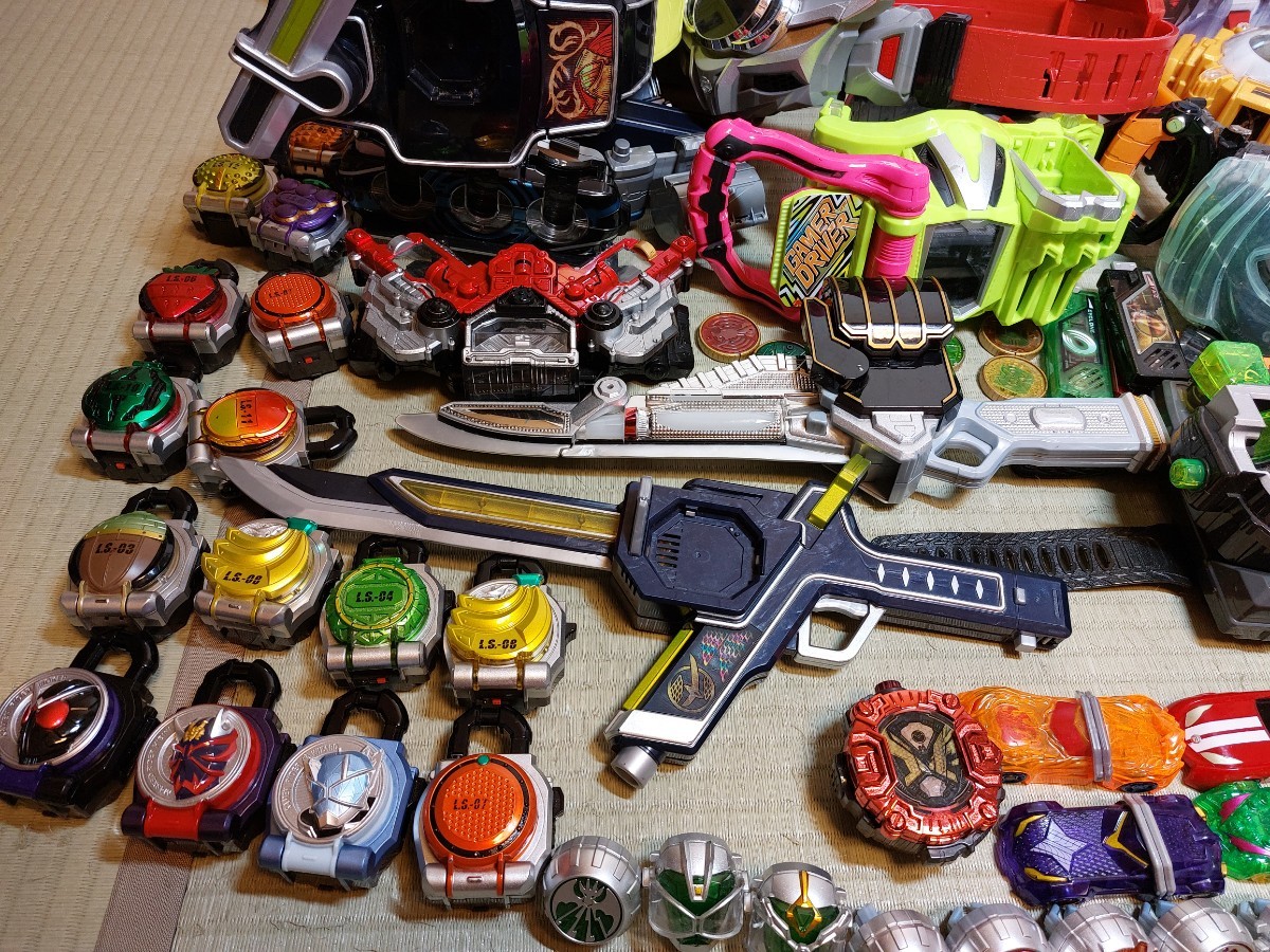 Yahoo!オークション - 仮面ライダーベルト 大量セット フォーゼ Yahoo!オークション - 仮面ライダーベルト 大量セット フォーゼ