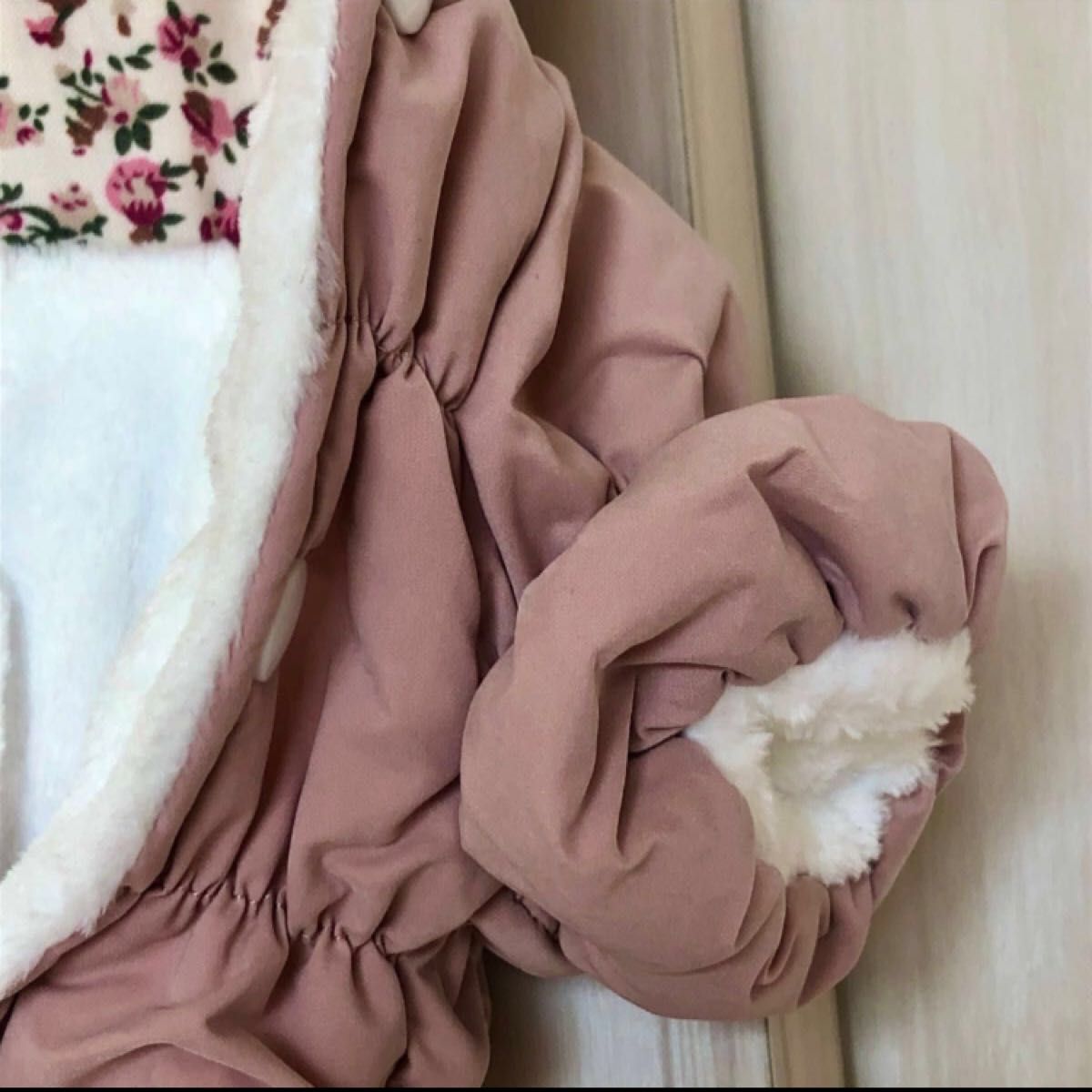 【XＬ】犬服　ダウンコート  ダウンジャケット　ピンク 裏起毛 花柄 ペット服 ペット用品　フード　 犬用　新品　ドッグウェア