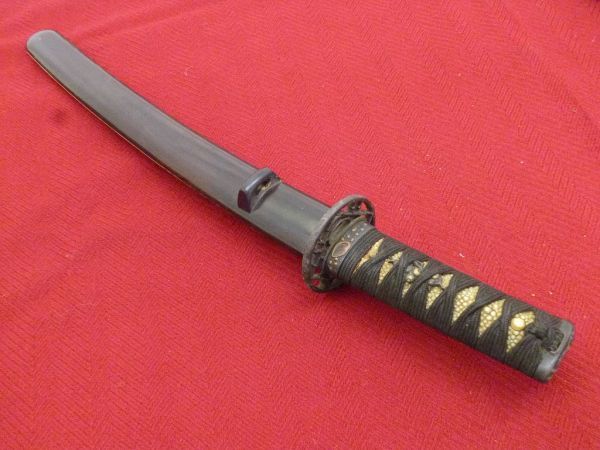 P062-N34-867 宇多國宗 短刀 拵 透かし鍔 日本刀 武具 骨董品 長さ29cm 目釘穴2個 登録証有 現状品①_画像7