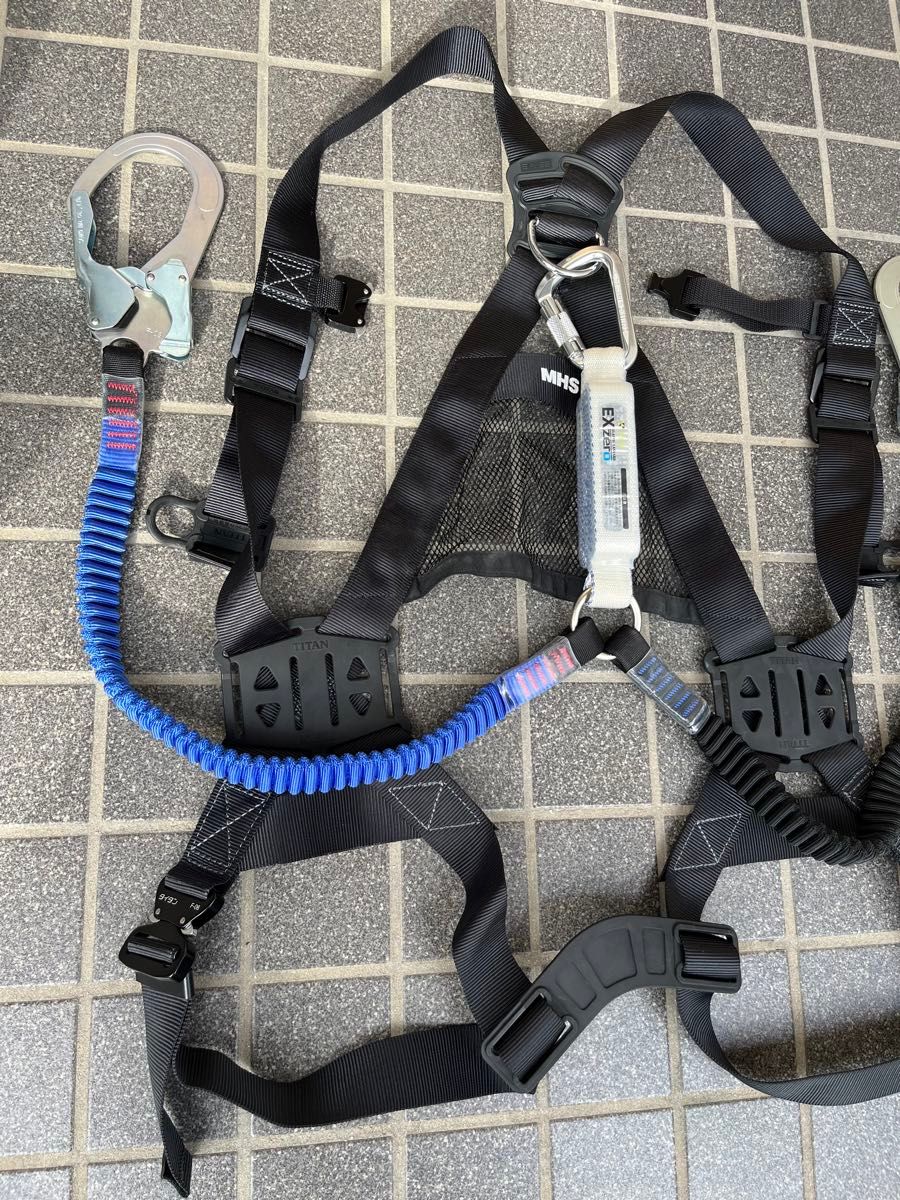 タイタン 新規格 墜落制止用器具 フルハーネス 安全帯 Mサイズ タイタン 新規格 墜落制止用器具 フルハーネス 安全帯 Mサイズ