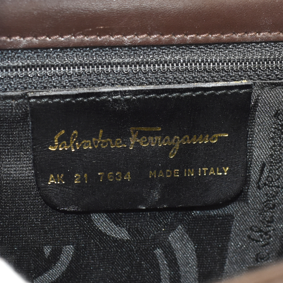 1点限定 サルヴァトーレフェラガモ ショルダーバッグ AK 21 76334 レザー ダークブラウン ガンチーニ Salvatore Ferragamo_画像9