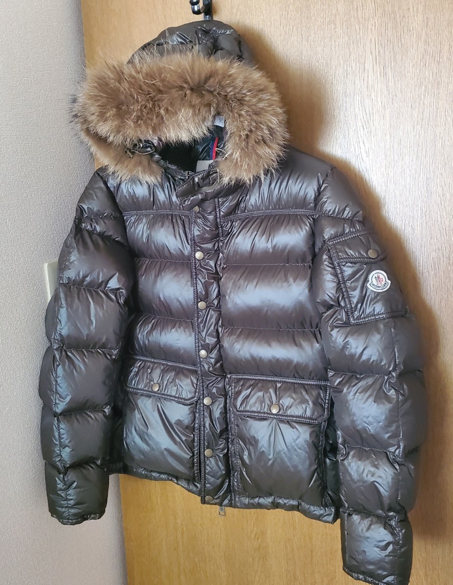 モンクレール【美品】ファーダウン サイズ３ カーキ ジャパンタグ MONCLER _画像2