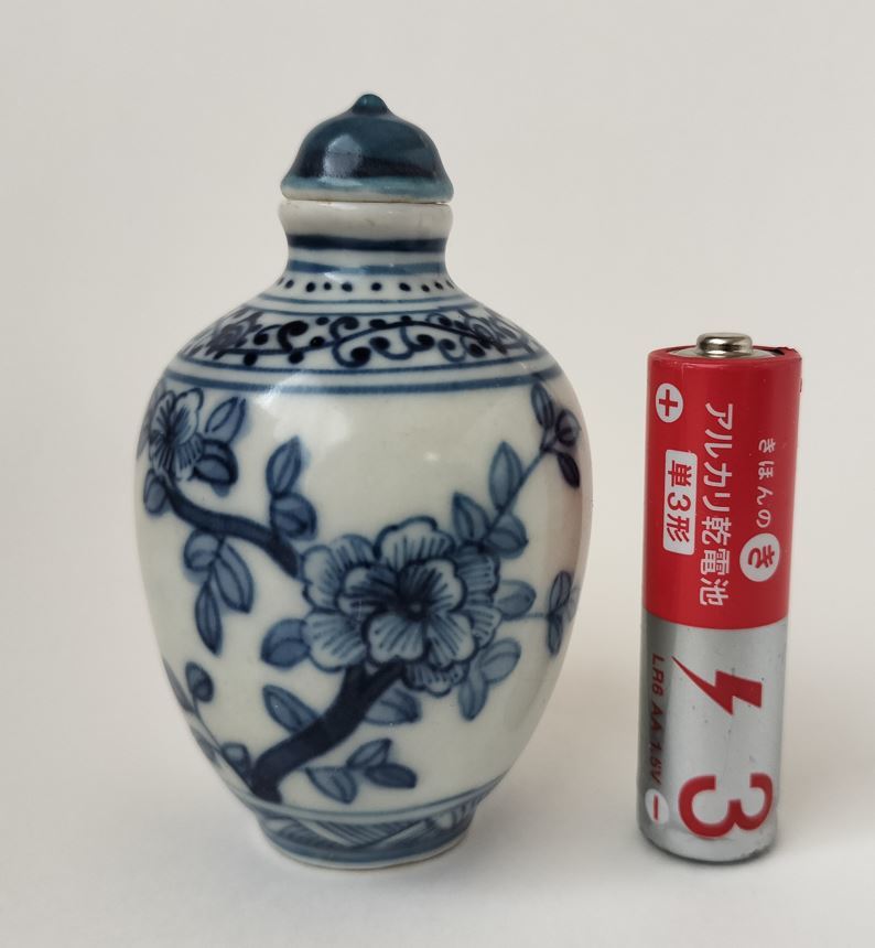 中国乾隆年製 鼻煙壺 青花磁器 時代物 古玩 清時代 古染付 中国古美術の画像1