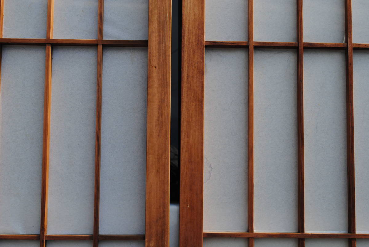辺5　2枚組　昭和レトロ　古い日本家屋の建具　角モザイク模様ガラス張り　雪見障子　1762x923x30ミリ_画像5