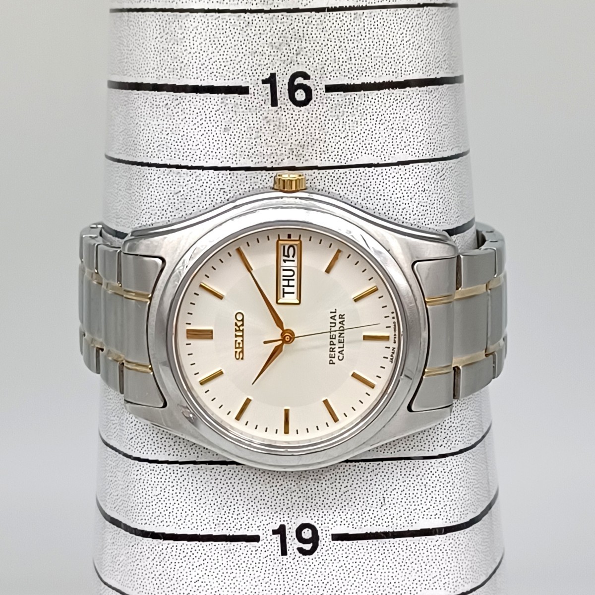 80 SEIKO セイコー 8F33-00A0 デイデイト パーペチュアル カレンダー メンズ腕時計 腕時計 時計 ラウンド 3針 三つ折れ プッシュ式 WK_画像5