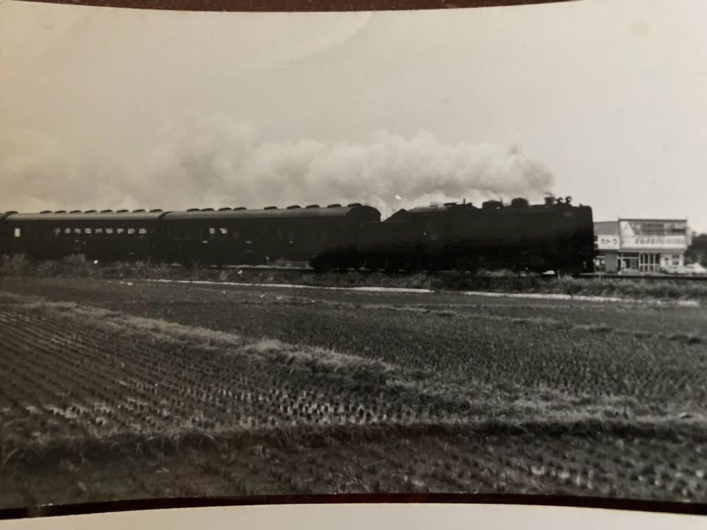 昭和鉄道写真：米坂線の49681[坂町]/機関区内/客レ牽引走行風景/3景。1972年頃撮影。7×10.5㎝。_画像4