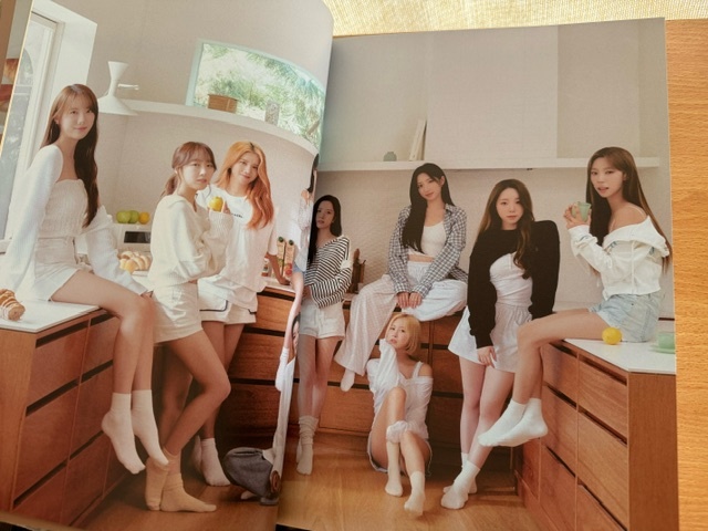 宇宙少女 (ＷＪＳＮ）　2022 フォトブック『 Daily 』PHOTO BOOK Ver.　 中古品　美品　　韓国　K-POP_画像5