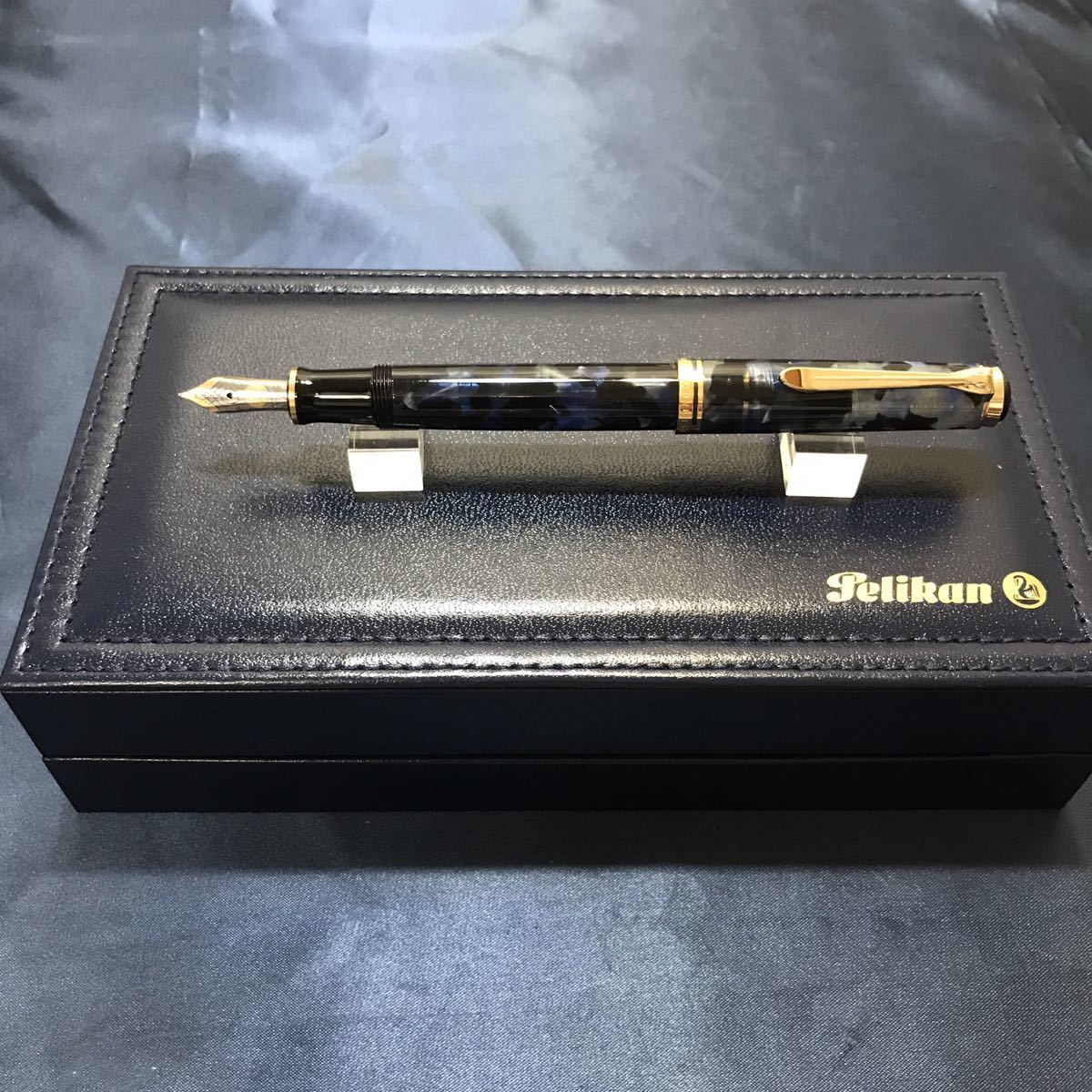 ●ペリカン 特別生産品期間限定 アテネ 新品 18金 ニブサイズF(ペン先太さ細字)●Pelican Chicago fountainpen One time ED Nib size F_画像1