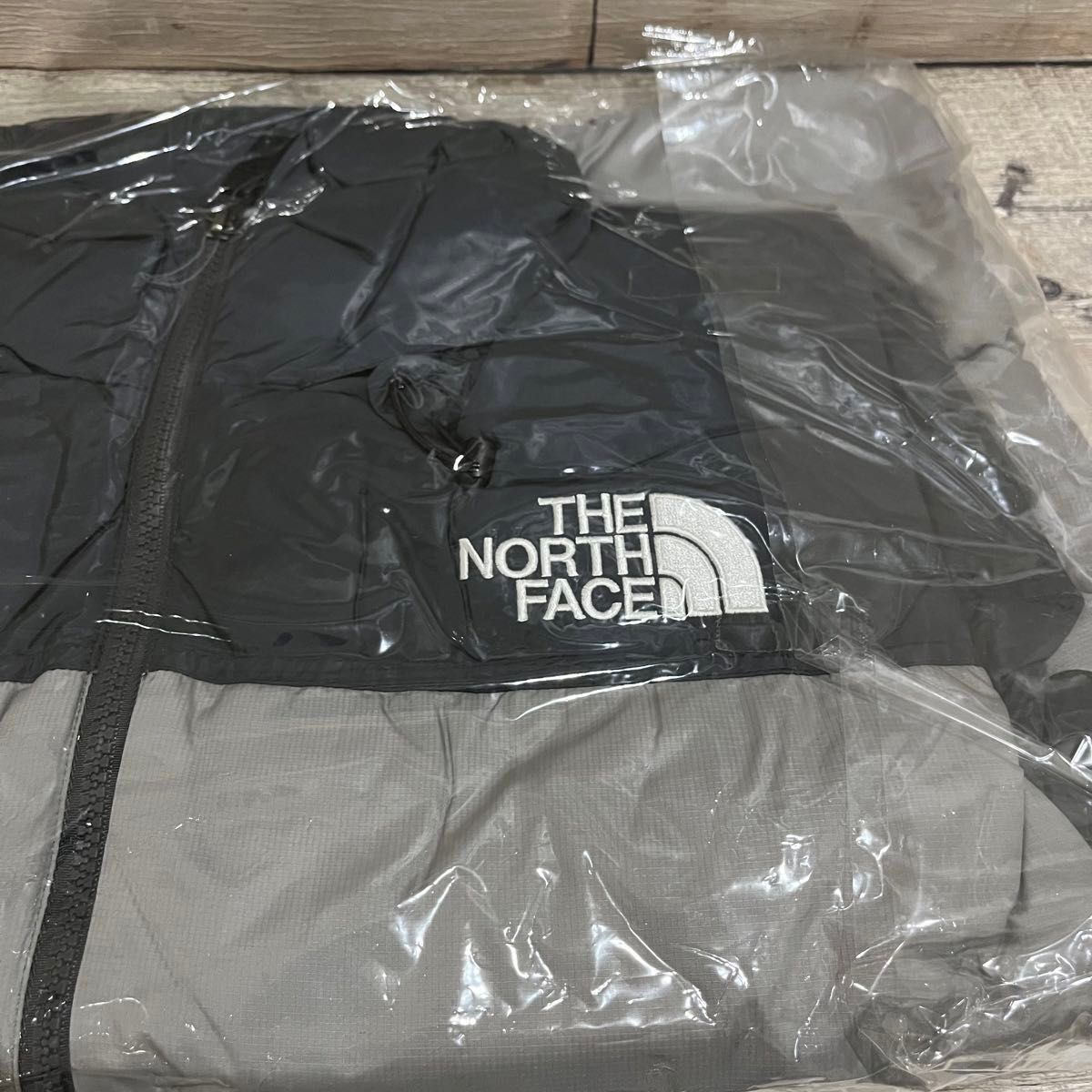 国内正規品☆ 新品☆ グレー NORTH FACE ヌプシダウンベスト【M】 ノースフェイス ダウン