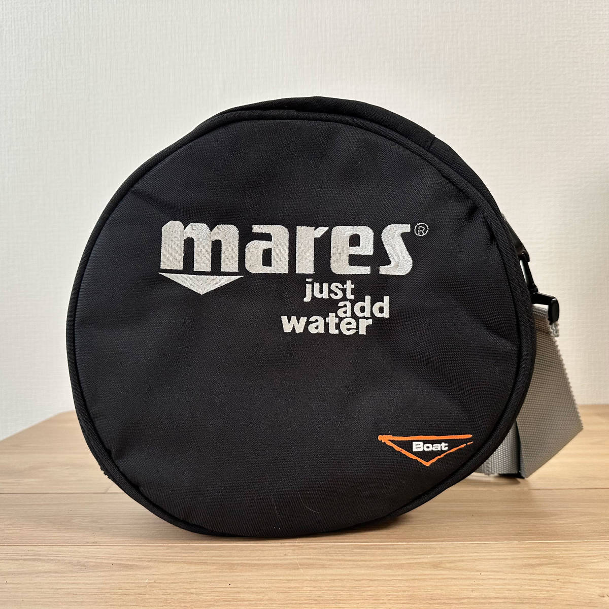 T293 美品 mares マレス レギュレーター保護バッグ（丸型）ショルダーバッグ_画像1