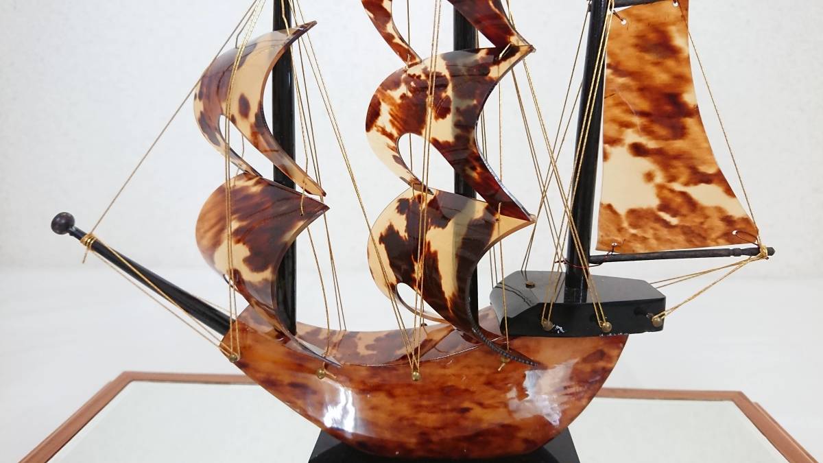 【アンティーク】ガラスケース入り べっ甲 オランダ船模型/鼈甲/船/帆船模型/置物/飾り物/インテリア/コレクション/約26×29×15cm/8-ZSC54_画像5
