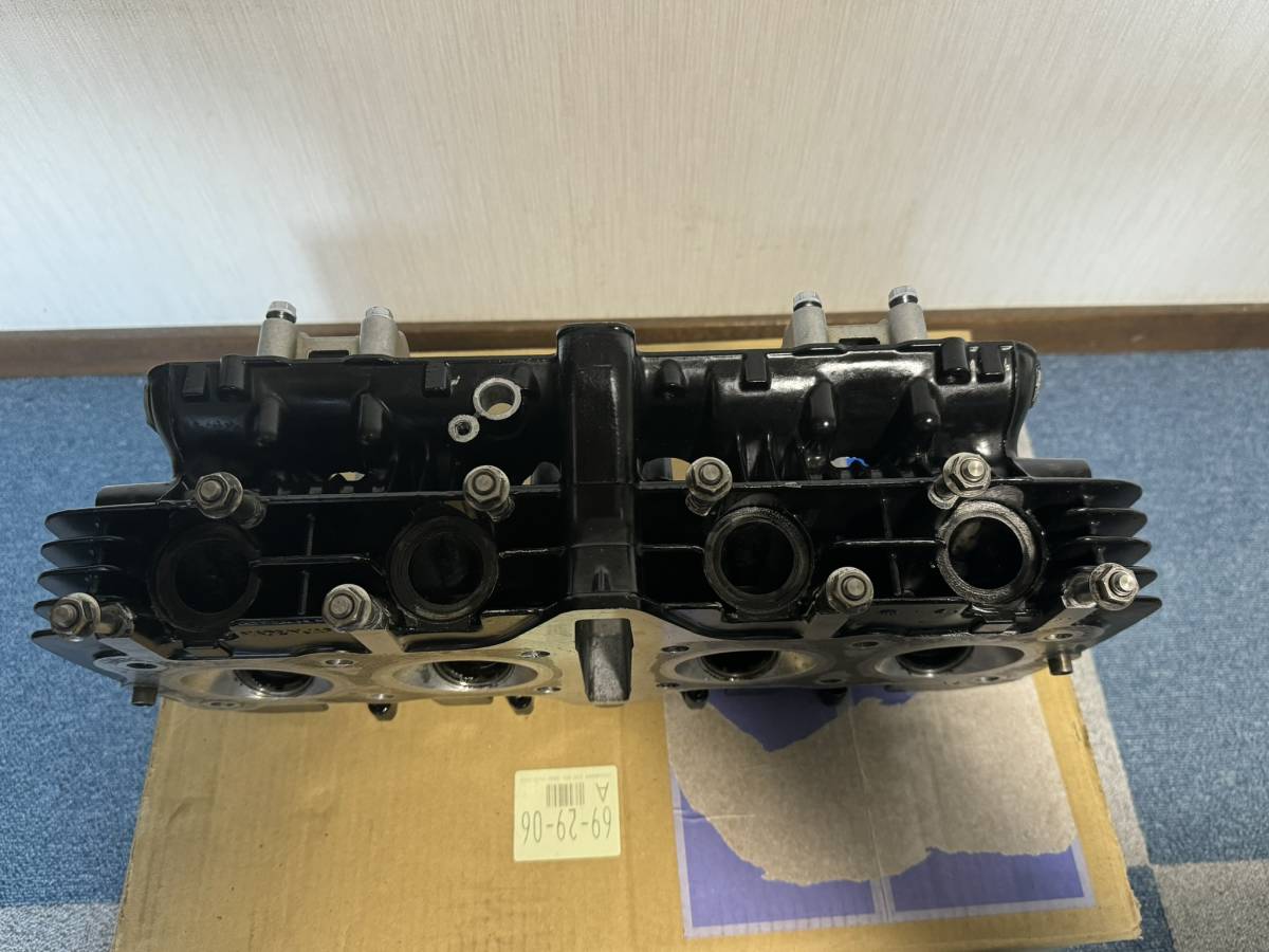 KAWASAKI Z系 Z用 Z1R Z1-R純正シリンダーヘッド 送料込み の KAWASAKI Z系 Z用 Z1R Z1-R純正シリンダーヘッド 送料込み の