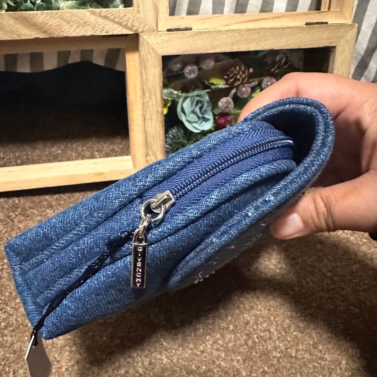 【 JEANS】 化粧ポーチ GIVENCHY ジバンシー ポーチ 化粧ポーチ 小物入れ 鏡 ミラー付き