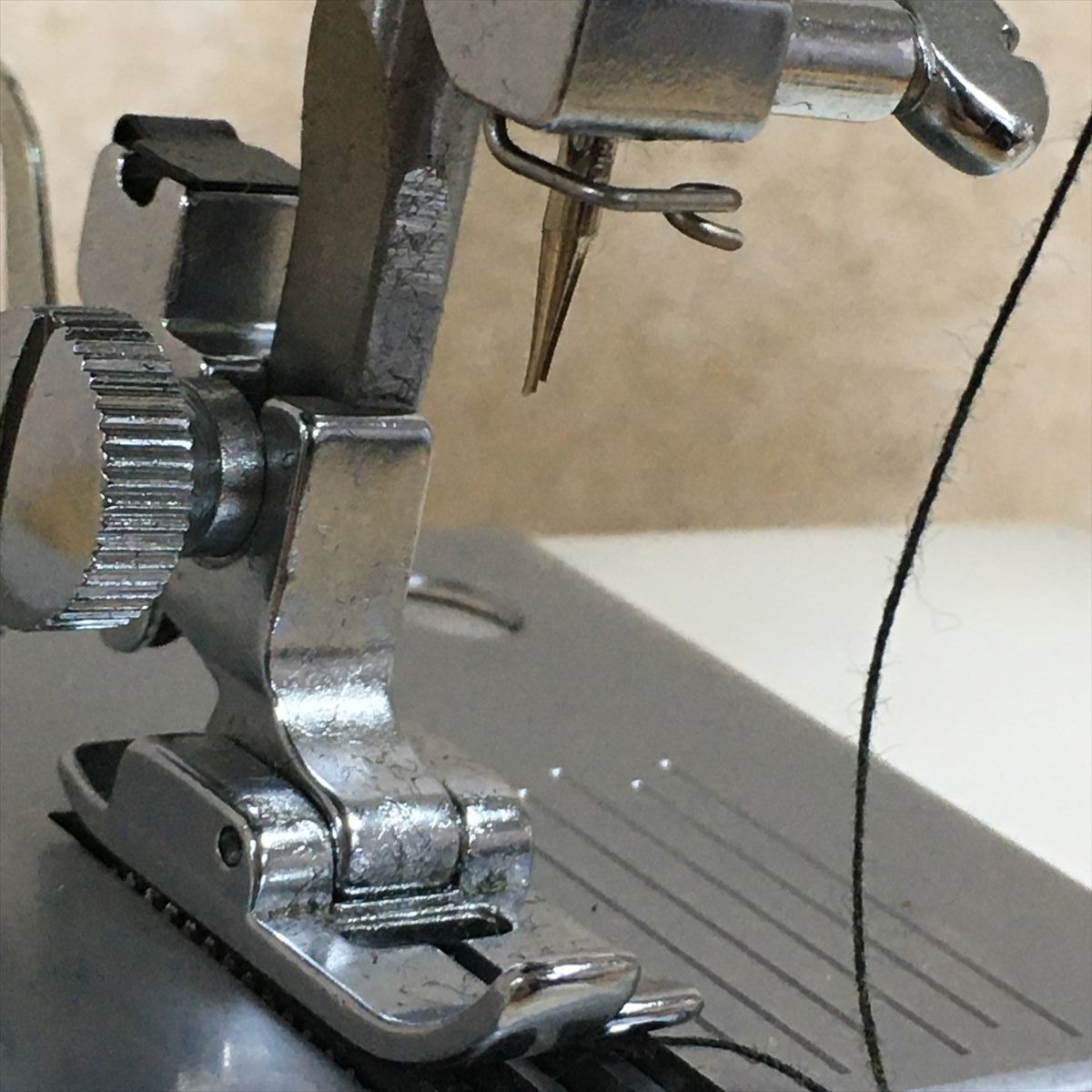 RICCAR リッカー RZ-2600 FREE ARM フリーアーム 家庭用ミシン ミシン 本体 手工芸 手芸 ハンドクラフト 裁縫道具 裁縫 1 カ 6637_画像10