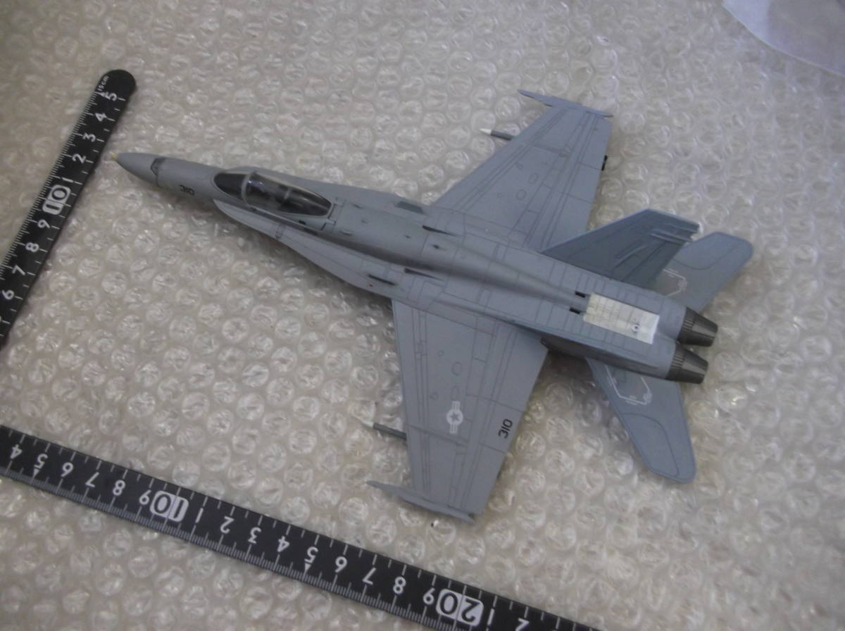 1/72 F/A-18C ホーネット 飛行機 戦闘機 合金 ダイキャスト 航空機 ジャンク 現状渡し品 同梱不可_画像2