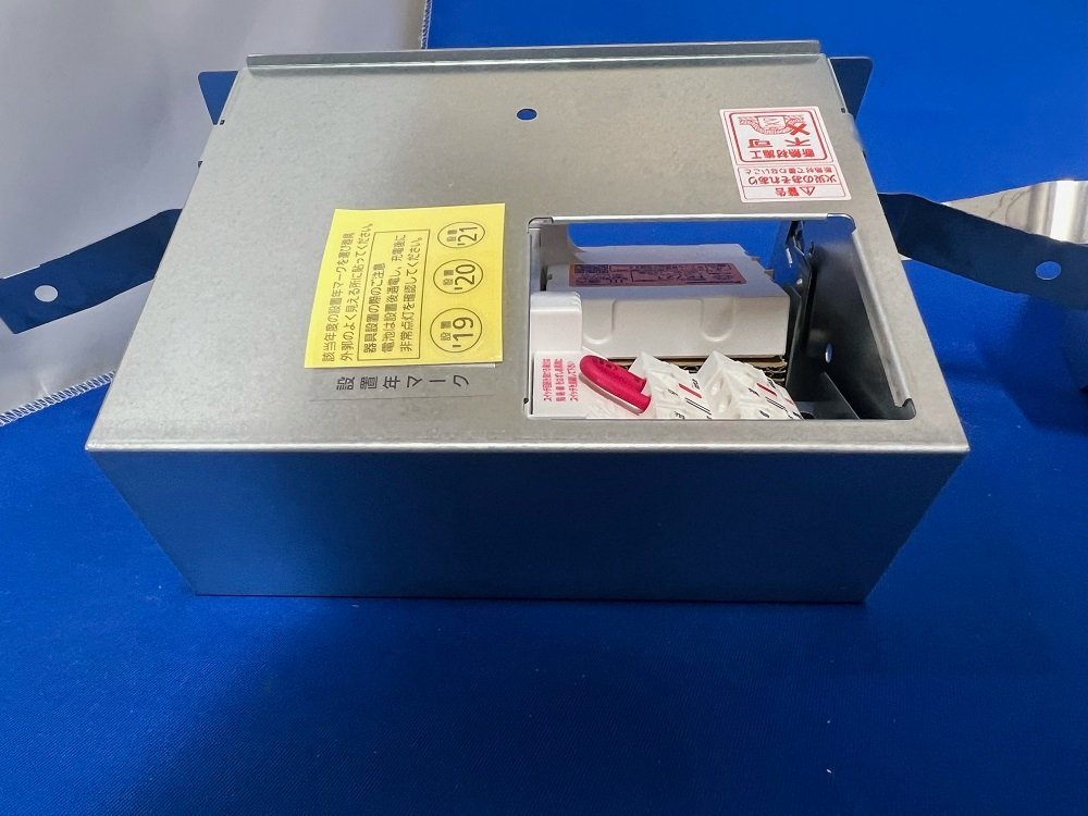 パナソニック LED誘導灯 本体のみ 3台セット 誘導灯用ブロック パナソニック LED誘導灯 本体のみ 3台セット 誘導灯用ブロック