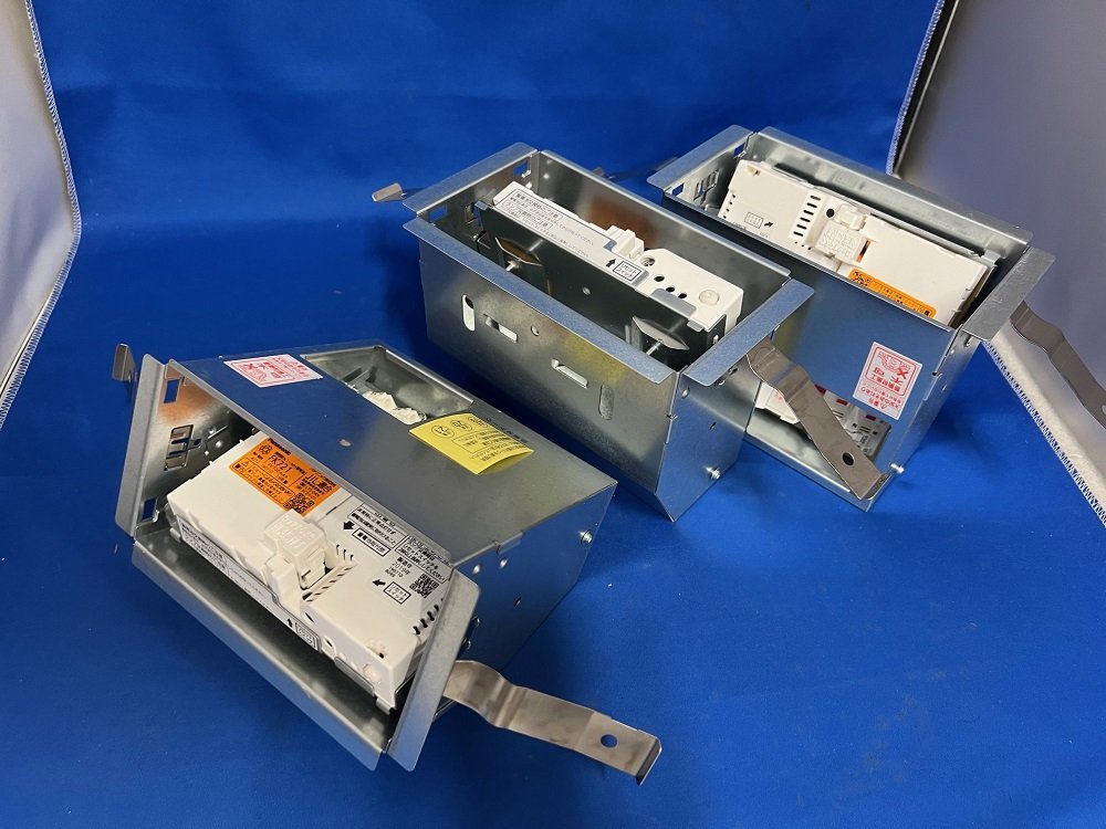パナソニック LED誘導灯 本体のみ 3台セット 誘導灯用ブロック パナソニック LED誘導灯 本体のみ 3台セット 誘導灯用ブロック