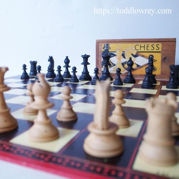 【チェスの本質とは何か】イギリス アンティーク チェスセット 木製 駒 箱付 ボード付 ◆◆Antique Staunton Chessmen & Folding Board◆_画像10