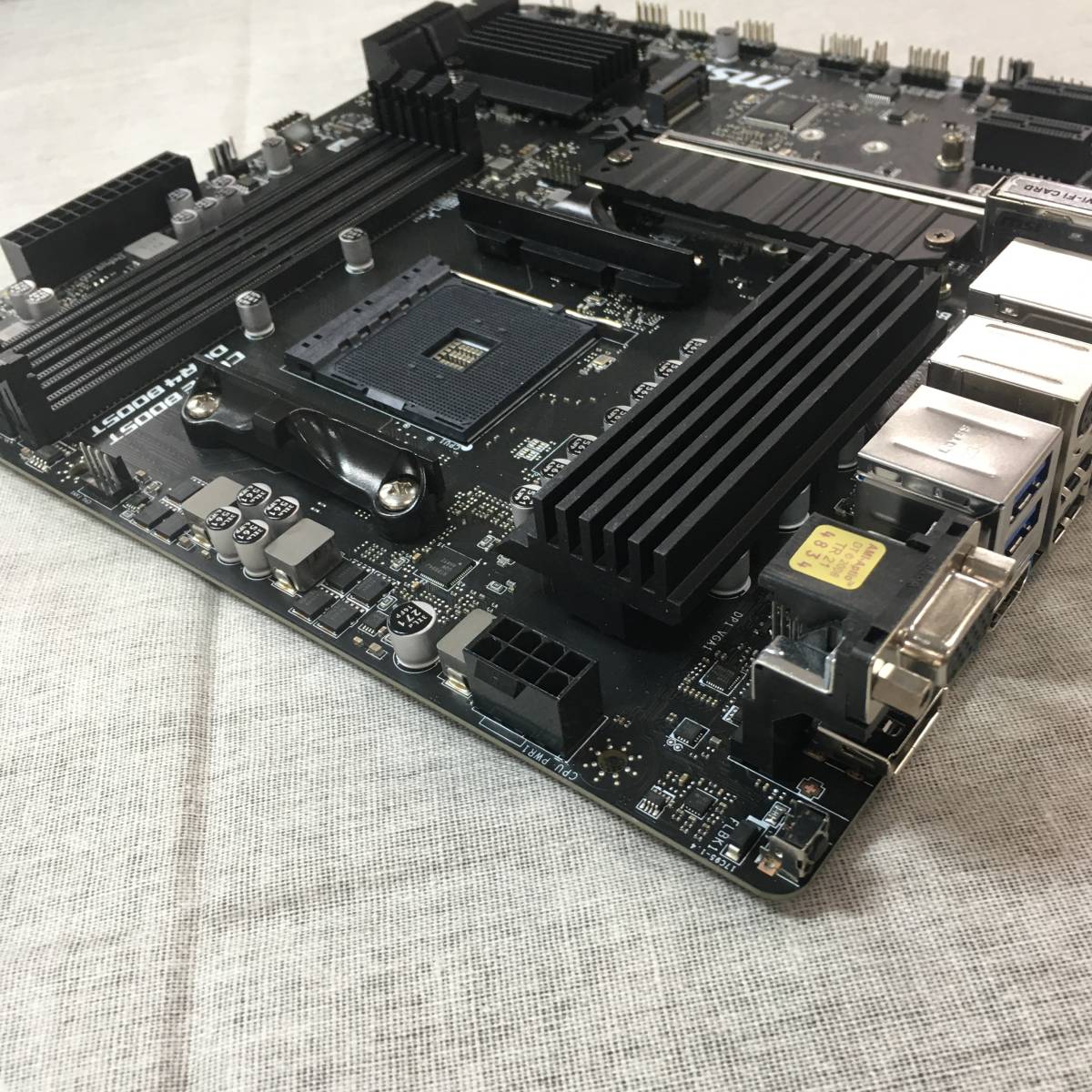 現状品 MSIマザーボード B550M PRO-VDH WIFI Ryzen 5000シリーズ MicroATX [AMD B550 搭載]_画像5