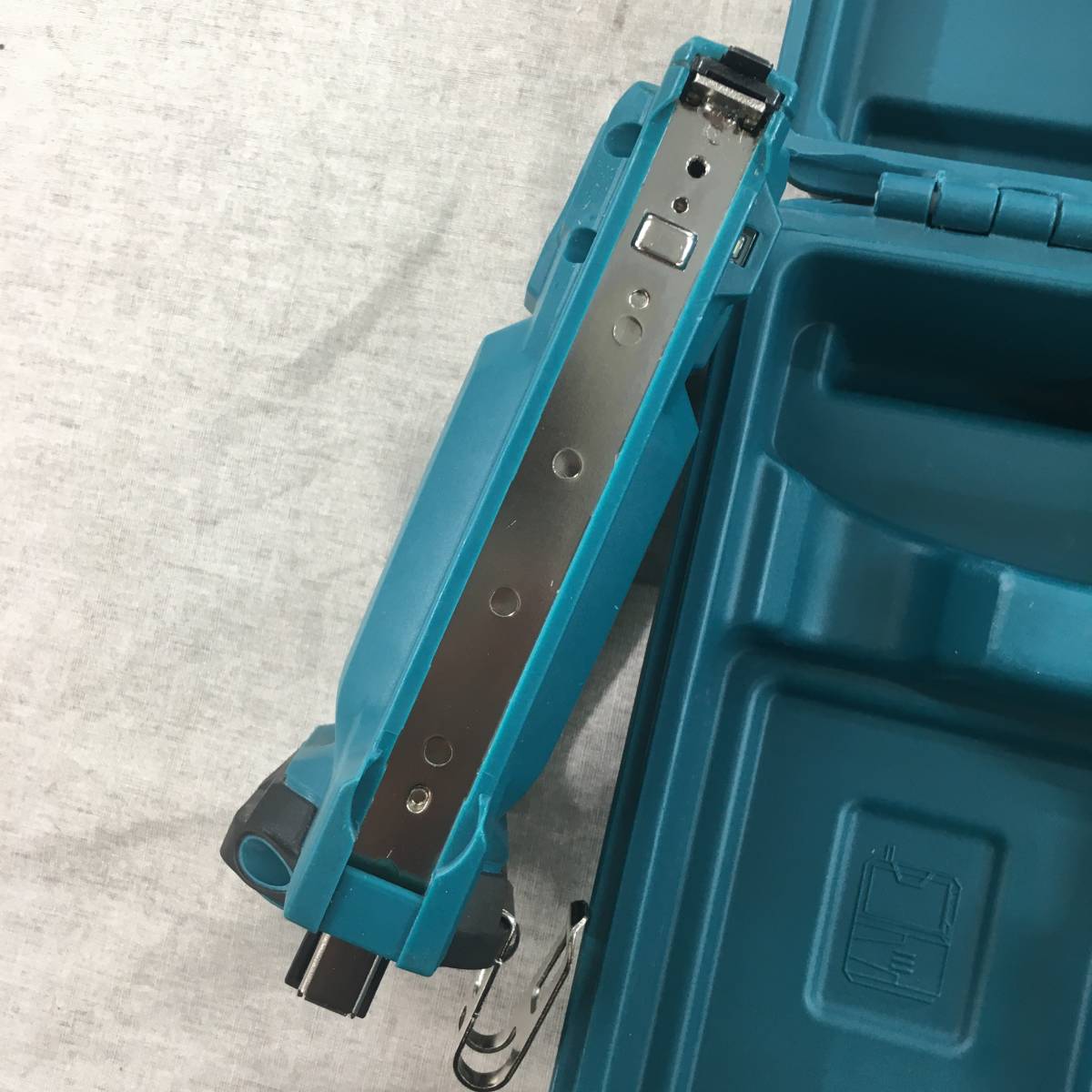 現状品 マキタ(Makita) 充電式タッカ ST113DSH_画像8