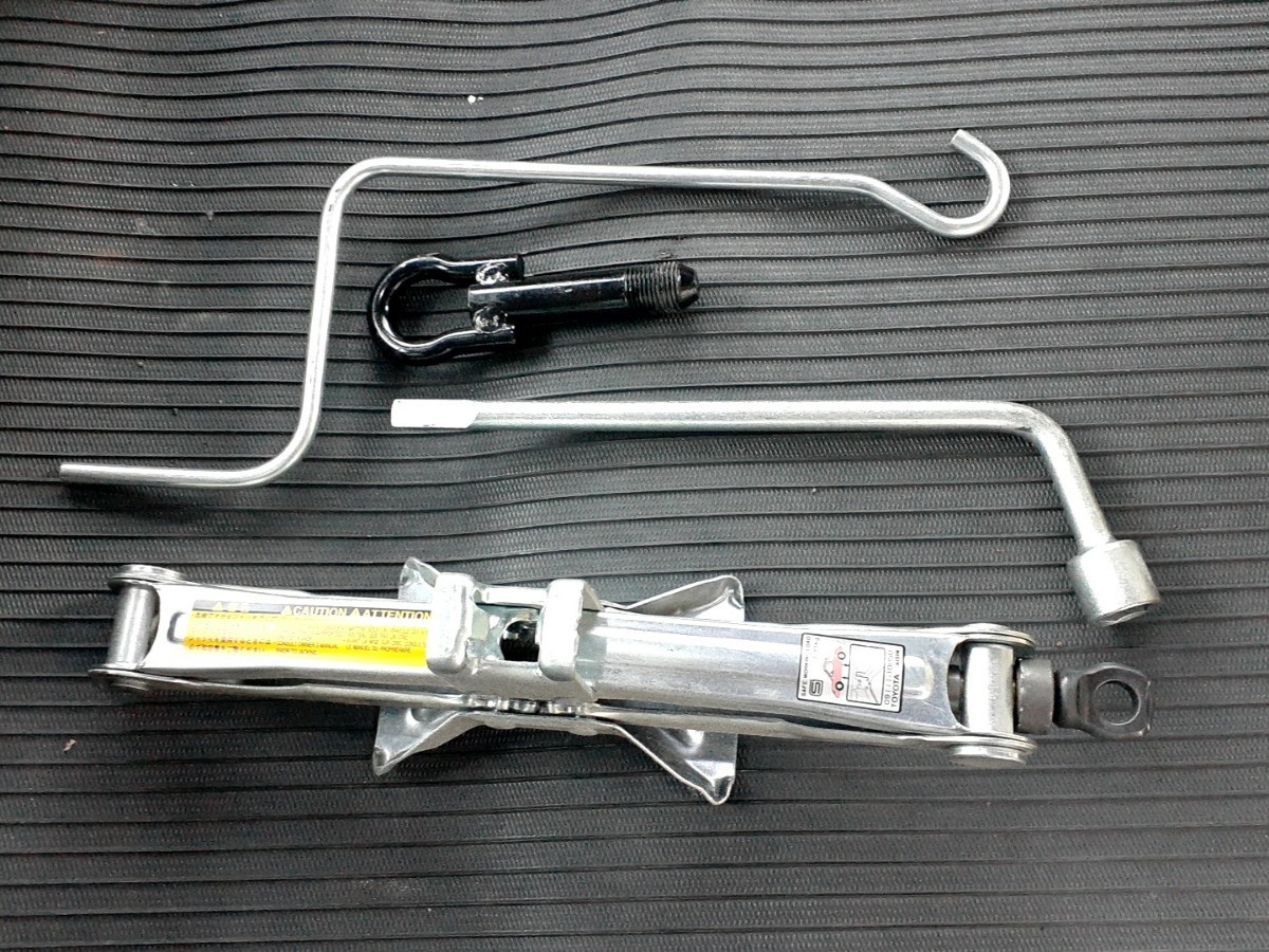 NCP31 bB 車載ジャッキ パンタグラフジャッキ 車載工具 700kg NCP31 bB 車載ジャッキ パンタグラフジャッキ 車載工具 700kg