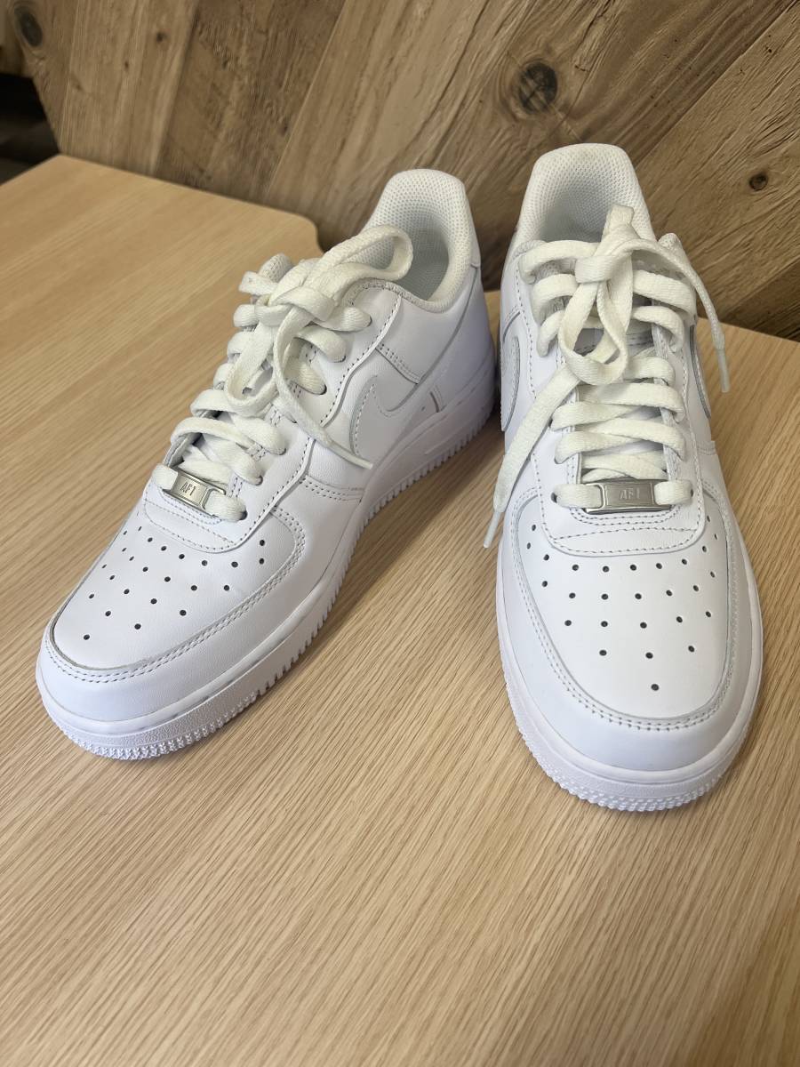 【2306】美品　■25.5cm■ナイキ エアフォース 1 AIR FORCE 1 WMNS カラー/ホワイト　女性向け_画像2